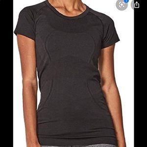 Lululemon Swiftly tech black shirt